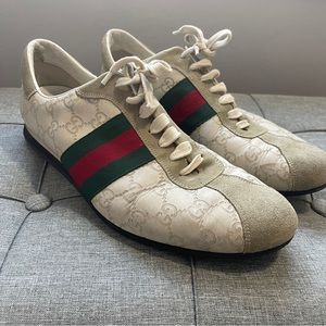 Gucci Sz 44 (US 11) Leather and Suede Sneakers. Monogram Green & Red Stripes
